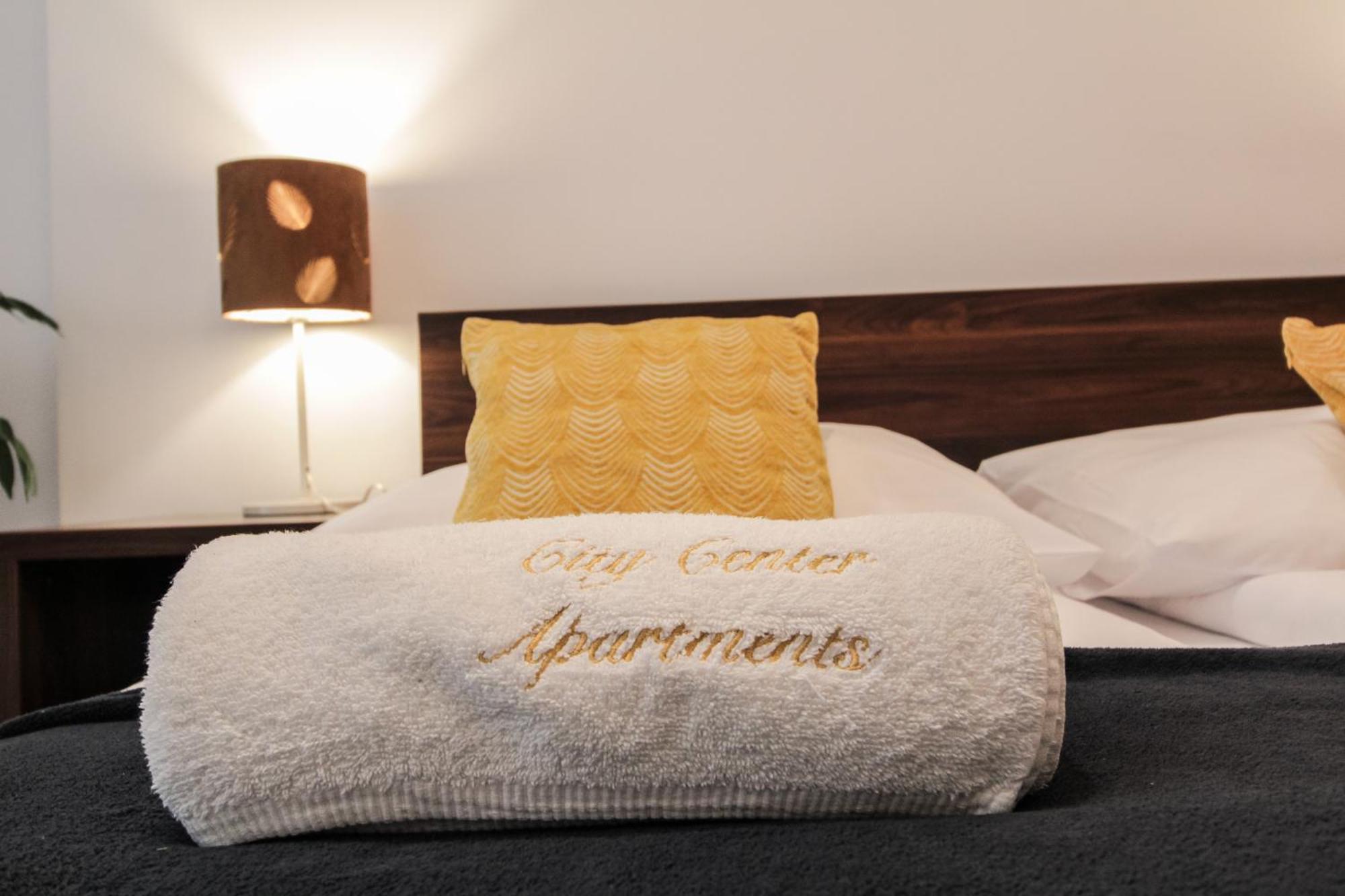Aparthotel City Center Apartments Krynica Zdroj Bagian luar foto