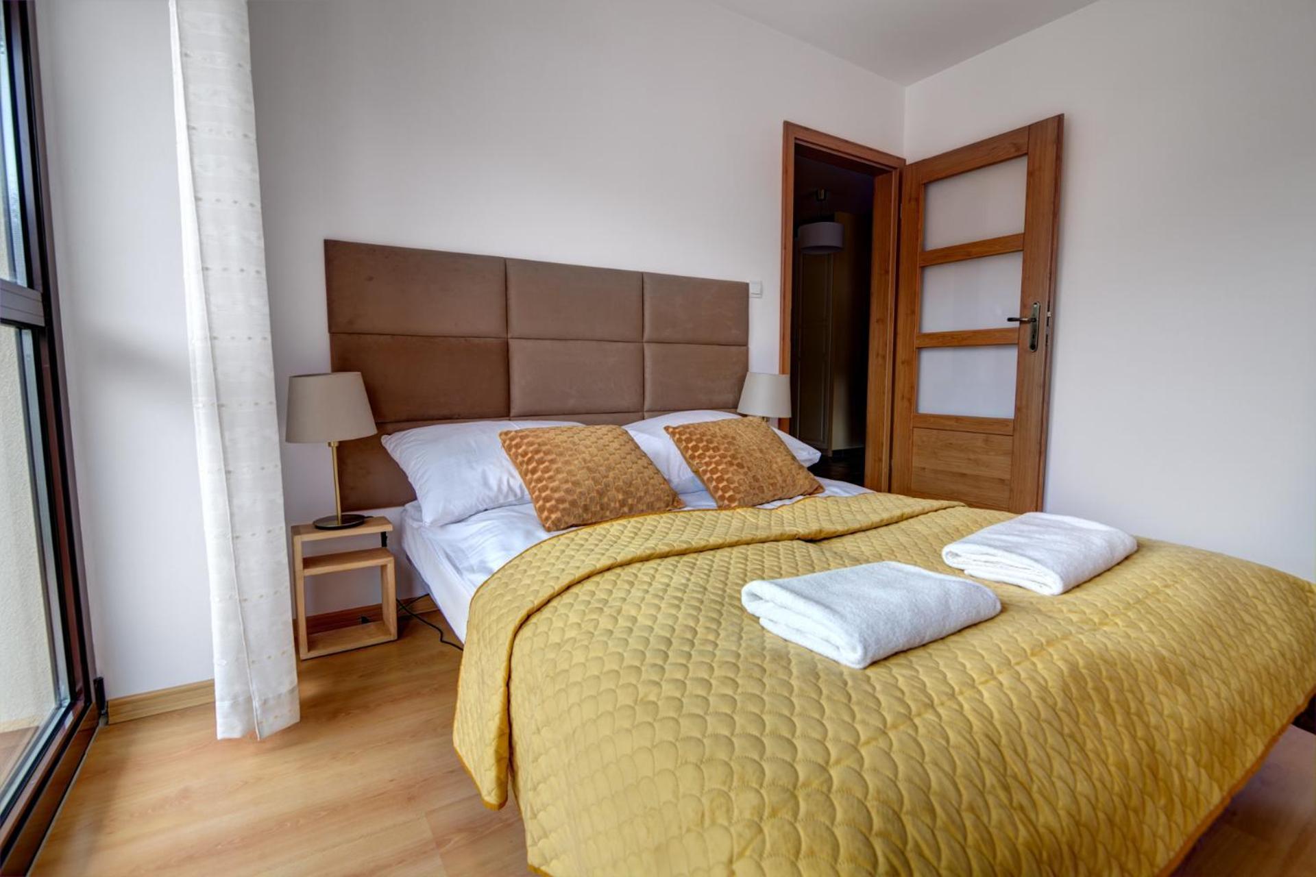 Aparthotel City Center Apartments Krynica Zdroj Bagian luar foto