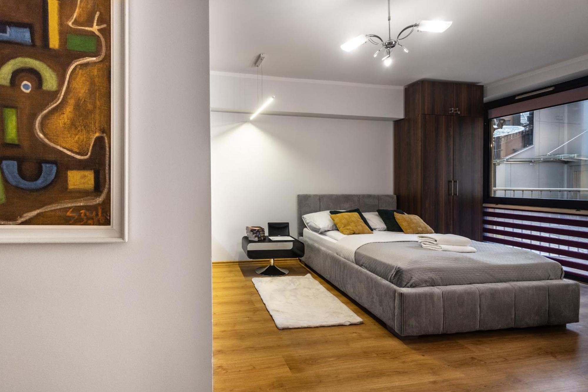 Aparthotel City Center Apartments Krynica Zdroj Bagian luar foto