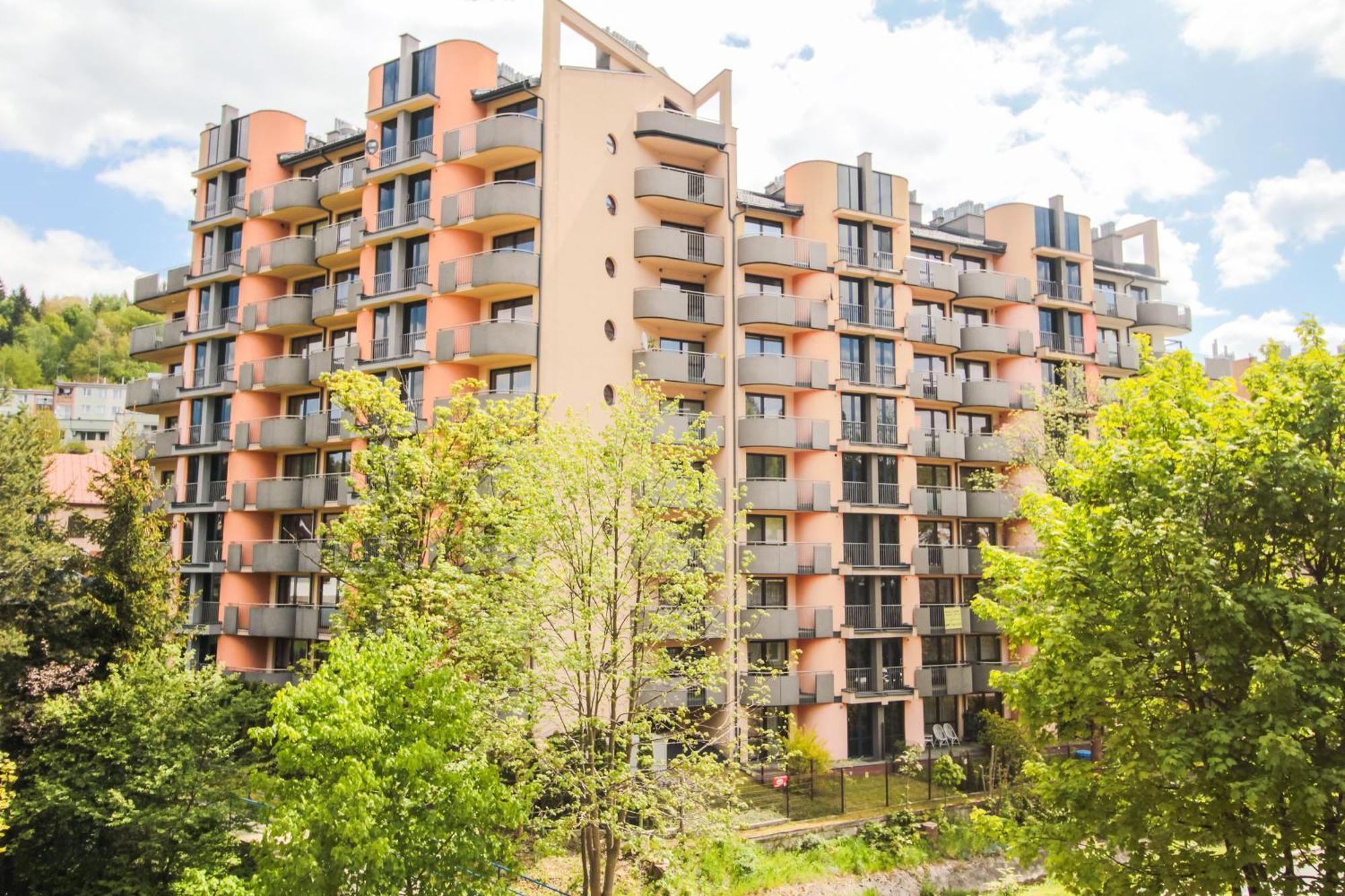 Aparthotel City Center Apartments Krynica Zdroj Bagian luar foto