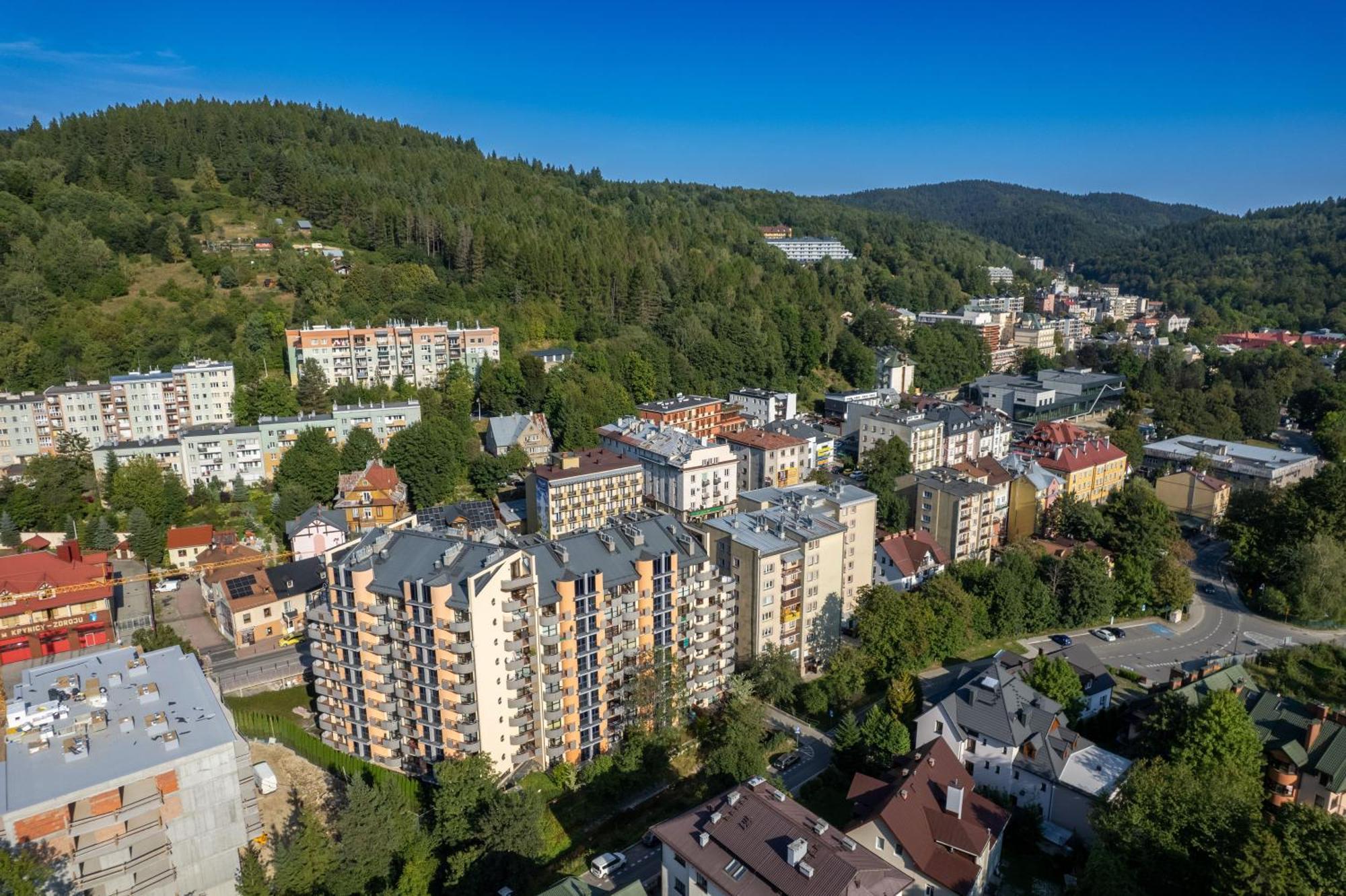Aparthotel City Center Apartments Krynica Zdroj Bagian luar foto