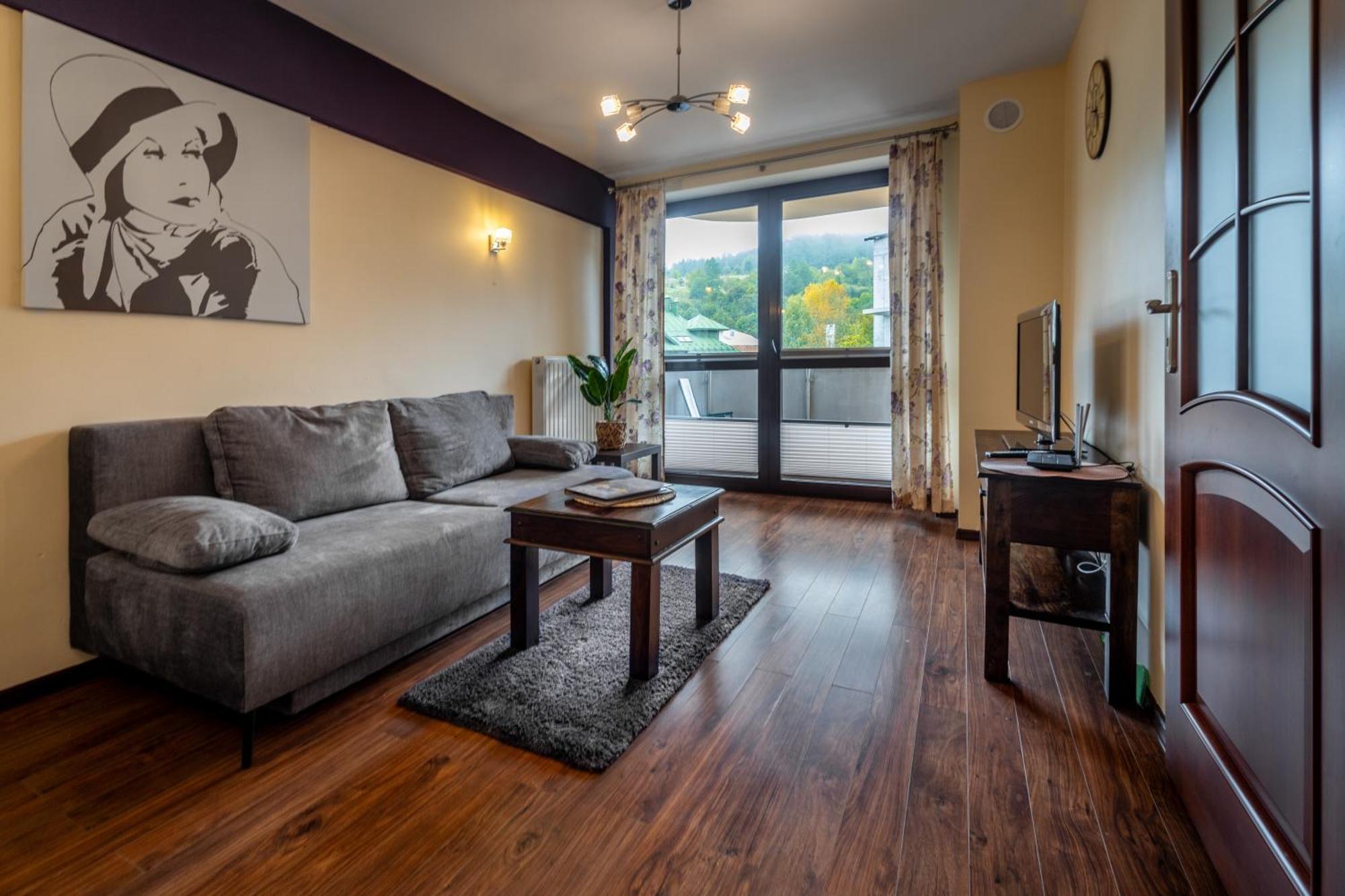 Aparthotel City Center Apartments Krynica Zdroj Bagian luar foto