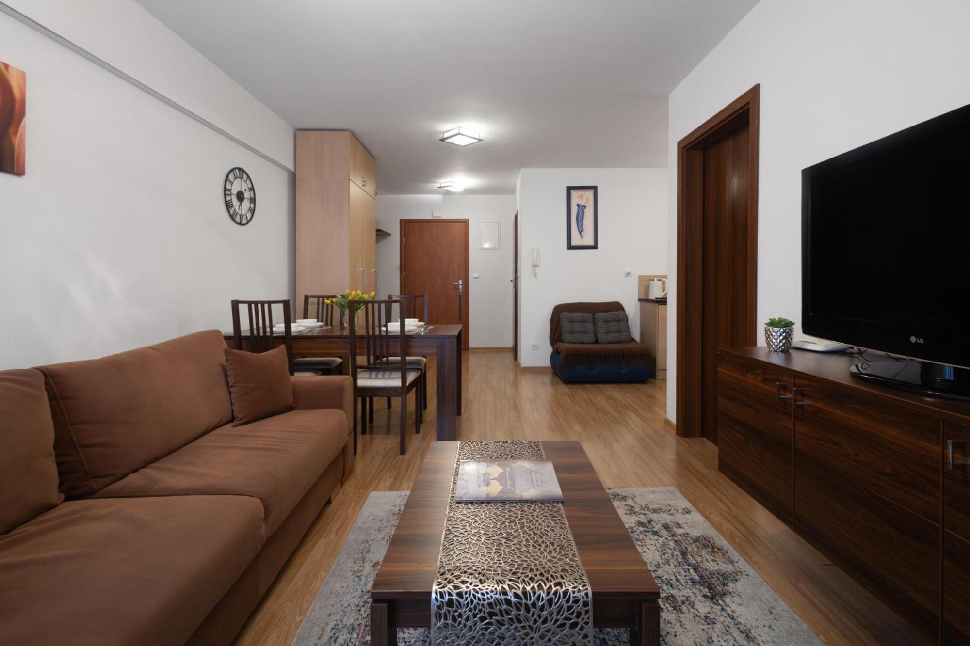 Aparthotel City Center Apartments Krynica Zdroj Bagian luar foto